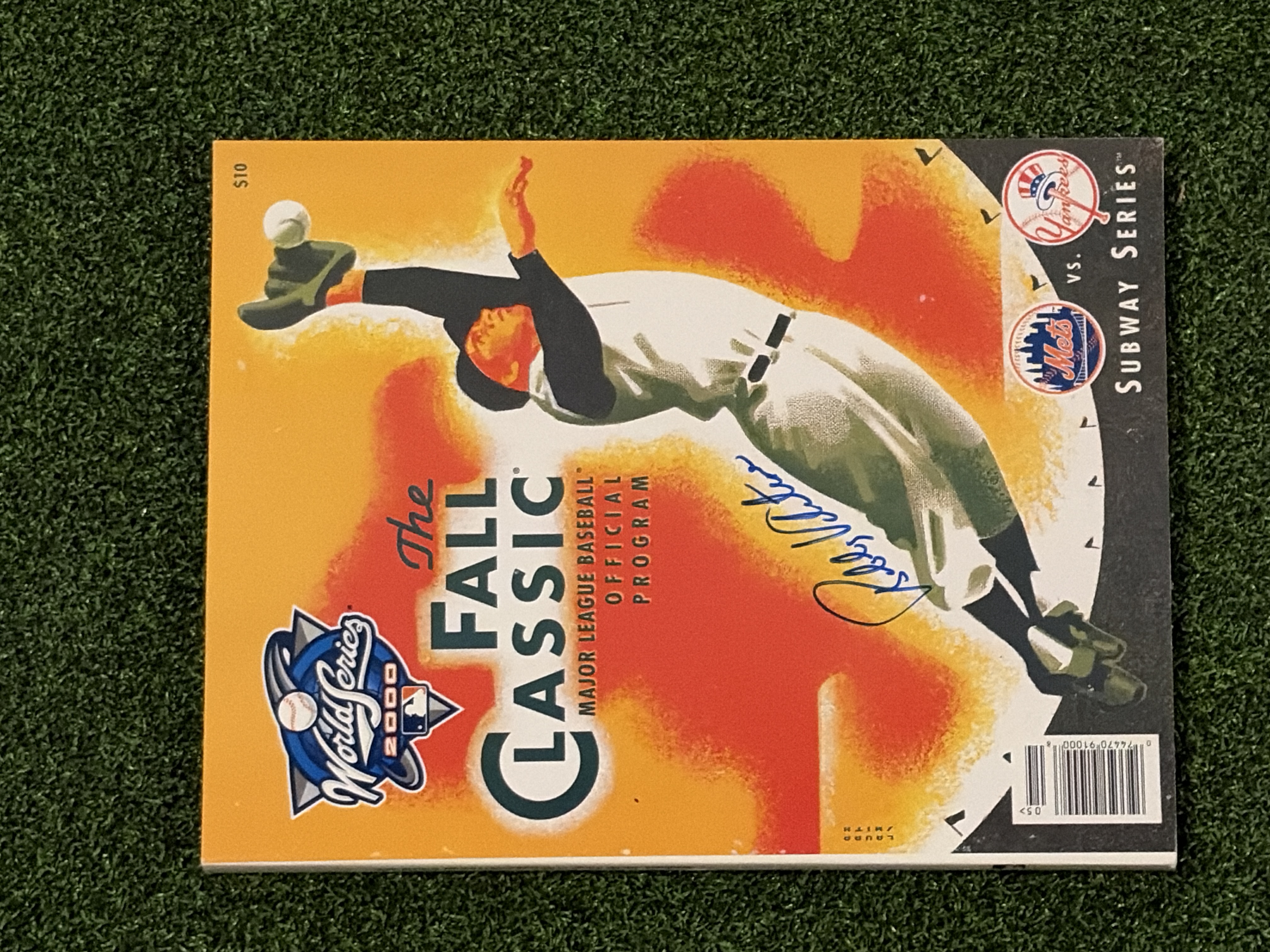 2000 World Series Fall Classic Subway Series Signed Official Program